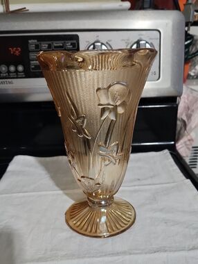 Vintage Jeannette Iris & Herringbone Vase